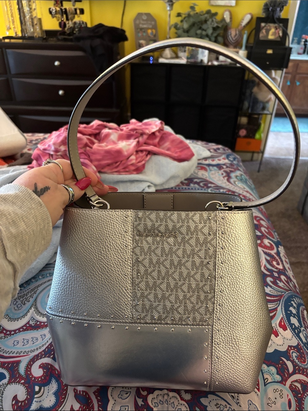 Michael Kors Metallic Silver Leather Shoulder Bag